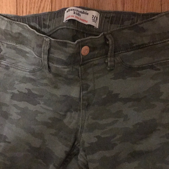 Girl's Army green jeggings 7/8 by Abercrombie Kids - Picture 2 of 4